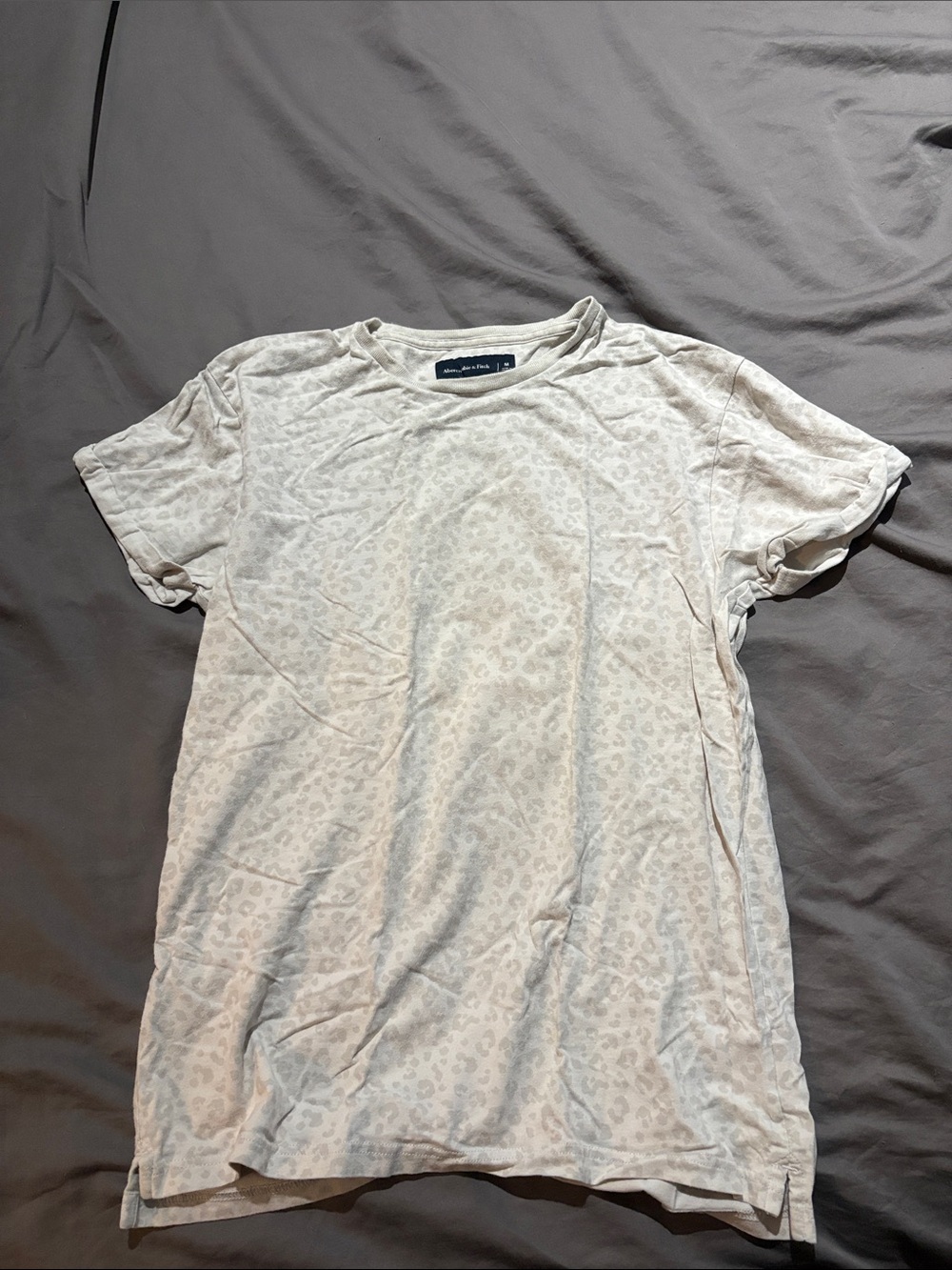 Casual Men’s Crewneck T-Shirt - Light Beige Leopard Print